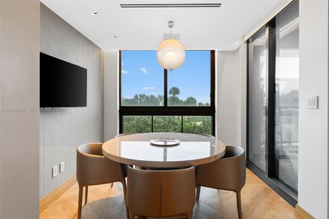 Купить кондоминиум в Бэл-Харбор, Флорида 3 спальни, 300.07м2, № 2021894 - фото 17