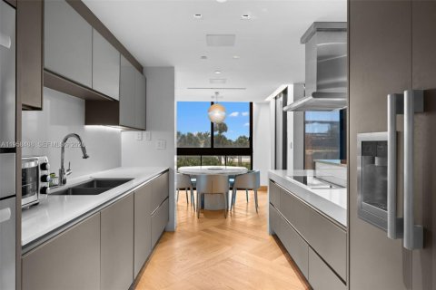 Купить кондоминиум в Бэл-Харбор, Флорида 3 спальни, 300.07м2, № 2021894 - фото 21