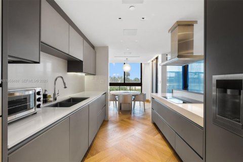 Купить кондоминиум в Бэл-Харбор, Флорида 3 спальни, 300.07м2, № 2021894 - фото 22