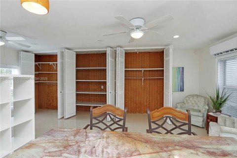 Propiedad comercial en alquiler en Miami, Florida, 27.87 m2 № 1946507 - foto 9