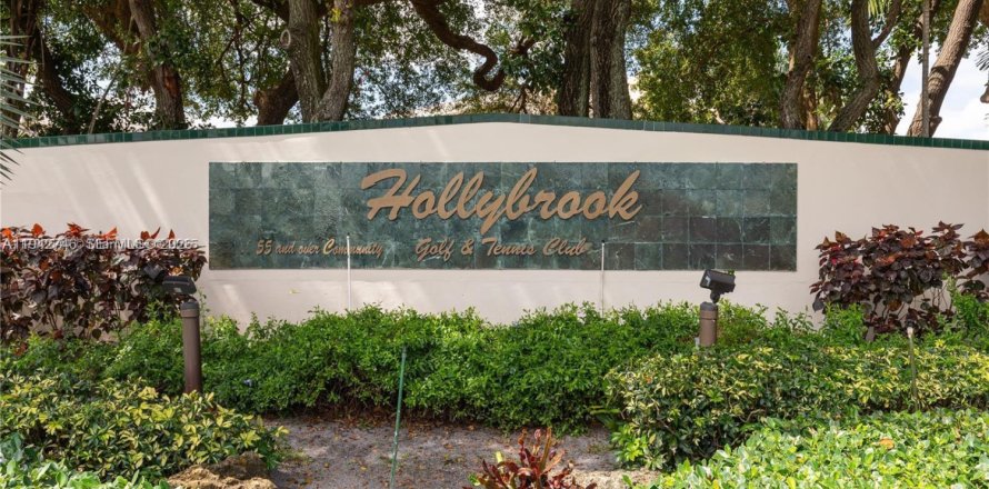 Condo in Pembroke Pines, Florida, 1 bedroom  № 2244408