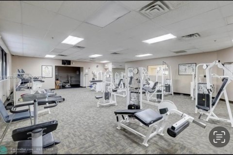 Condo in Pembroke Pines, Florida, 1 bedroom  № 2244408 - photo 23