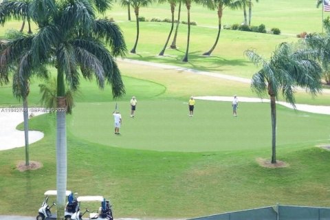 Condo in Pembroke Pines, Florida, 1 bedroom  № 2244408 - photo 20