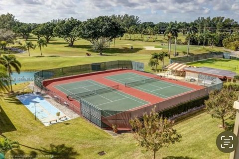 Condo in Pembroke Pines, Florida, 1 bedroom  № 2244408 - photo 21