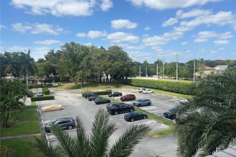 Condo in Pembroke Pines, Florida, 1 bedroom  № 2244408 - photo 26