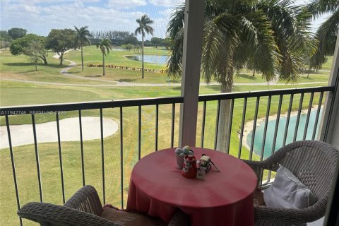 Condo in Pembroke Pines, Florida, 1 bedroom  № 2244408 - photo 19