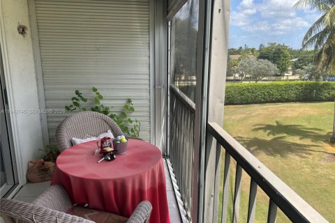 Condo in Pembroke Pines, Florida, 1 bedroom  № 2244408 - photo 18