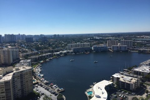 Купить кондоминиум в Халландейл-Бич, Флорида 2 спальни, 94.76м2, № 2016740 - фото 3