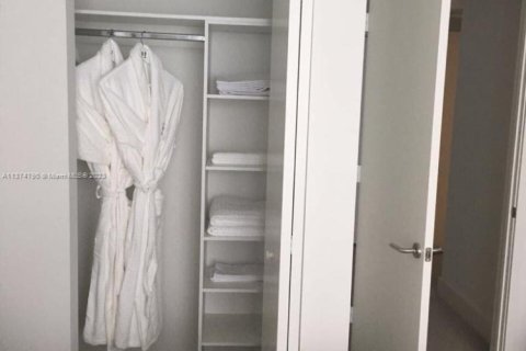 Купить кондоминиум в Халландейл-Бич, Флорида 2 спальни, 94.76м2, № 2016740 - фото 10