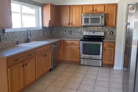 House in Winter Garden, Florida 4 bedrooms, 209.77 sq.m. № 1844882 - photo 5