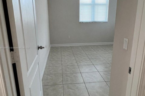 Condominio en alquiler en Miami, Florida, 2 dormitorios, 87.51 m2 № 1979337 - foto 15