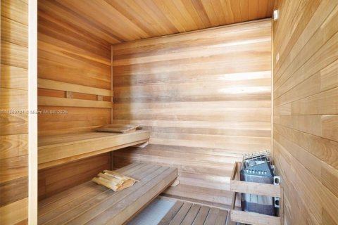 Condominio en alquiler en Miami, Florida, 2 dormitorios, 87.51 m2 № 1979337 - foto 28