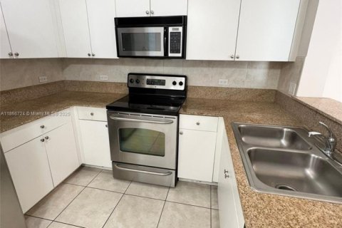 Condominio en alquiler en Miami, Florida, 2 dormitorios, 87.51 m2 № 1979337 - foto 9