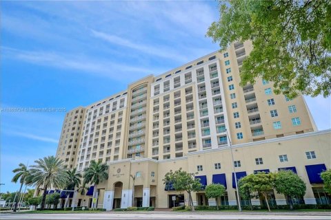 Condominio en alquiler en Miami, Florida, 2 dormitorios, 87.51 m2 № 1979337 - foto 2