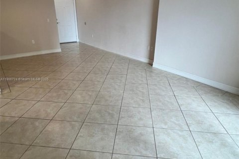 Condominio en alquiler en Miami, Florida, 2 dormitorios, 87.51 m2 № 1979337 - foto 7