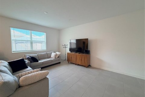Touwnhouse à vendre à Orlando, Floride: 4 chambres, 185.06 m2 № 2394032 - photo 9