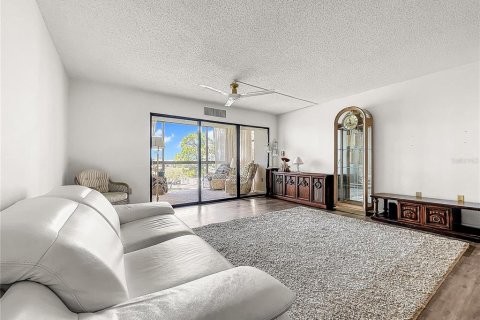 Condo in Clearwater, Florida, 2 bedrooms  № 1262576 - photo 9