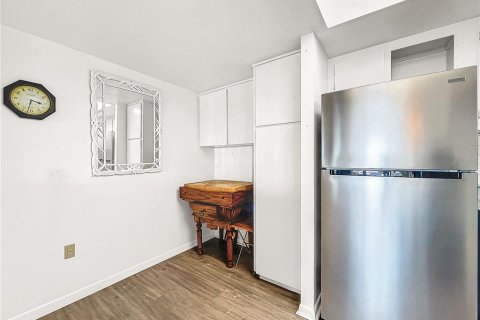 Condo in Clearwater, Florida, 2 bedrooms  № 1262576 - photo 13