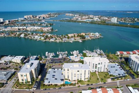 Condo in Clearwater, Florida, 2 bedrooms  № 1262576 - photo 30