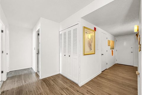 Condo in Clearwater, Florida, 2 bedrooms  № 1262576 - photo 28