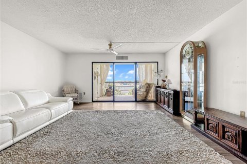 Condo in Clearwater, Florida, 2 bedrooms  № 1262576 - photo 8