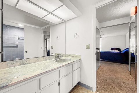 Condo in Clearwater, Florida, 2 bedrooms  № 1262576 - photo 21