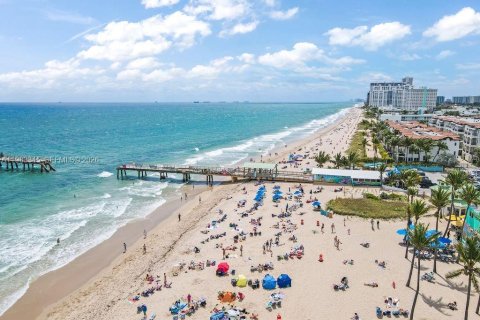 Copropriété à vendre à Lauderdale-by-the-Sea, Floride: 2 chambres, 116.69 m2 № 2047786 - photo 11