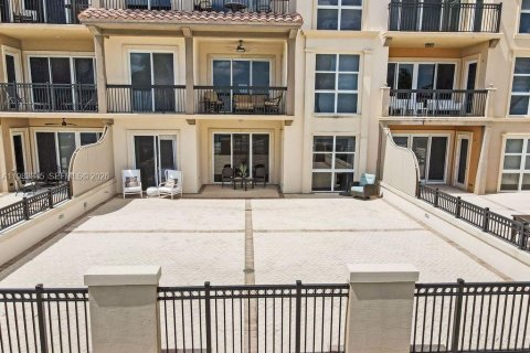 Copropriété à vendre à Lauderdale-by-the-Sea, Floride: 2 chambres, 116.69 m2 № 2047786 - photo 22