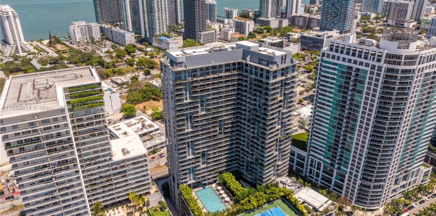Condo in Miami, Florida, 1 bedroom № 1887905