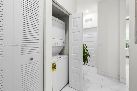 Купить кондоминиум в Дорал, Флорида 3 спальни, 114.83м2, № 2085173 - фото 21
