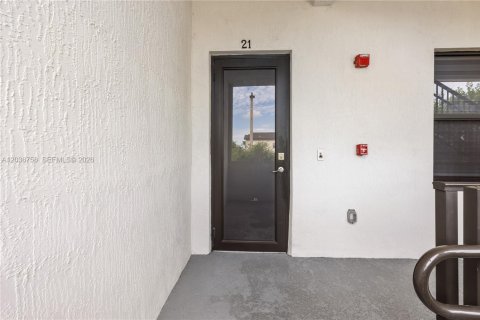 Купить кондоминиум в Дорал, Флорида 3 спальни, 114.83м2, № 2085173 - фото 3