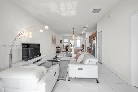Купить кондоминиум в Дорал, Флорида 3 спальни, 114.83м2, № 2085173 - фото 9