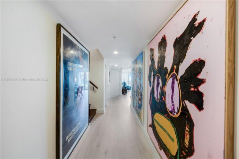 Condominio en venta en Miami, Florida, 2 dormitorios, 140.28 m2 № 1945345 - foto 1