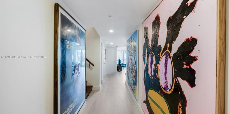 Condominio en Miami, Florida, 2 dormitorios № 1945345