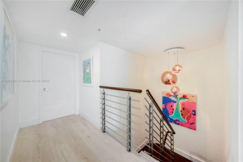 Condominio en venta en Miami, Florida, 2 dormitorios, 140.28 m2 № 1945345 - foto 18