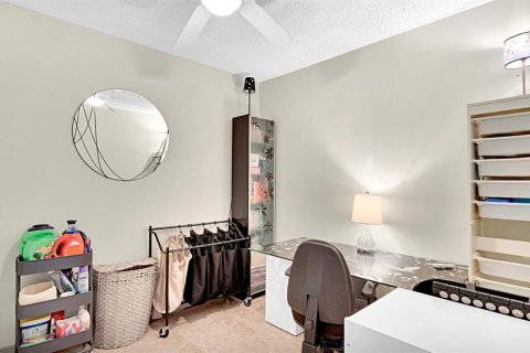 Duplex à vendre à Orlando, Floride: 2 chambres, 104.79 m2 № 2419044 - photo 18