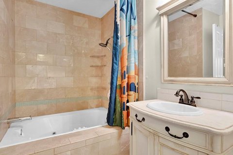 Duplex à vendre à Orlando, Floride: 2 chambres, 104.79 m2 № 2419044 - photo 12