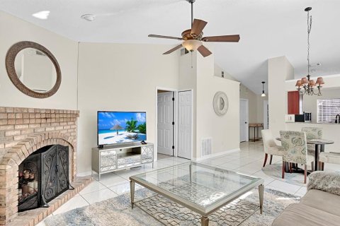 Duplex à vendre à Orlando, Floride: 2 chambres, 104.79 m2 № 2419044 - photo 5