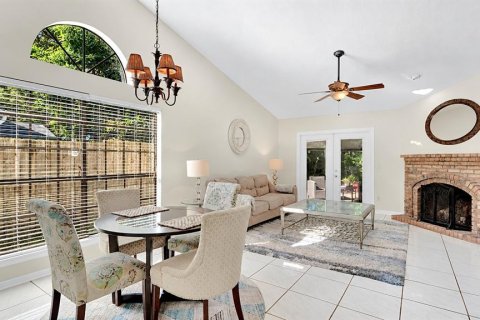 Duplex à vendre à Orlando, Floride: 2 chambres, 104.79 m2 № 2419044 - photo 3