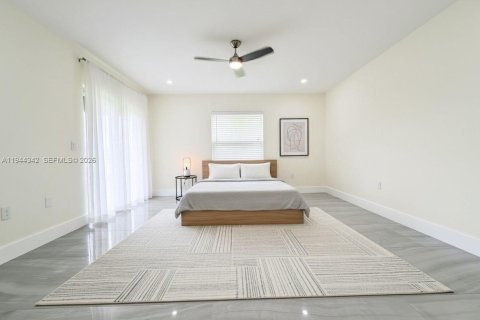 House in Lehigh Acres, Florida 4 bedrooms № 2001568 - photo 12