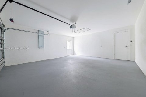 House in Lehigh Acres, Florida 4 bedrooms № 2001568 - photo 7