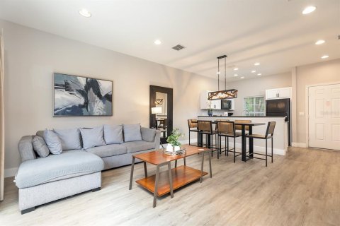 Townhouse in Kissimmee, Florida 2 bedrooms, 107.86 sq.m. № 1677862 - photo 10
