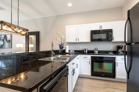 Townhouse in Kissimmee, Florida 2 bedrooms, 107.86 sq.m. № 1677862 - photo 6