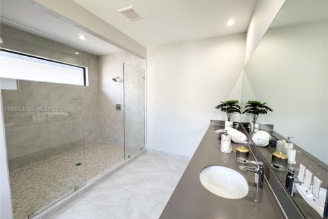 Снять в аренду виллу или дом в Дорал, Флорида 4 спальни, 265.98м2, № 2002566 - фото 19