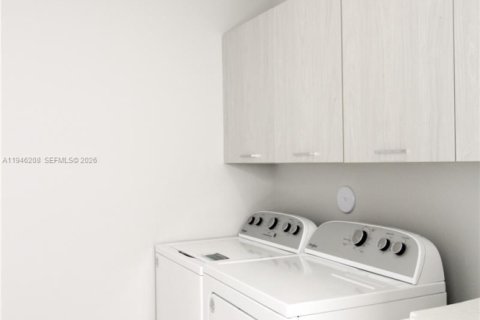 Снять в аренду виллу или дом в Дорал, Флорида 4 спальни, 265.98м2, № 2002566 - фото 29