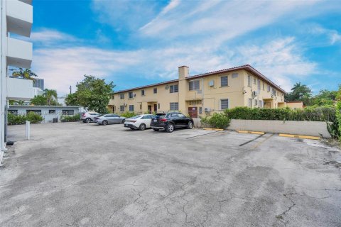 Condominio en alquiler en Miami, Florida, 1 dormitorio, 1473.06 m2 № 1790924 - foto 16