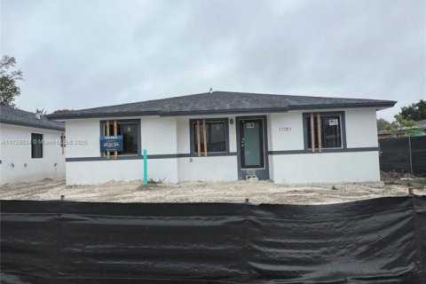 House in Miami Gardens, Florida 4 bedrooms, 174.56 sq.m. № 1483352 - photo 1
