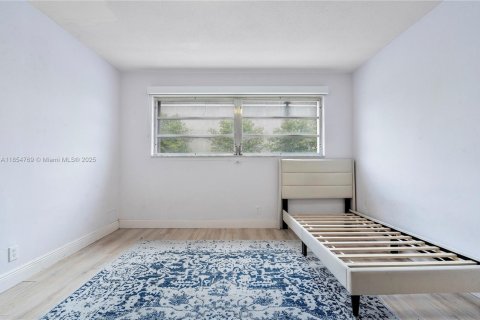 Купить кондоминиум в Халландейл-Бич, Флорида 2 спальни, 102.19м2, № 1872720 - фото 22
