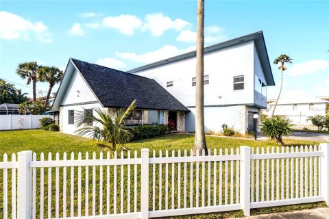 Casa en venta en Cape Canaveral, Florida, 3 dormitorios, 221.39 m2 № 1534960 - foto 3