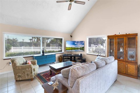 Casa en venta en Cape Canaveral, Florida, 3 dormitorios, 221.39 m2 № 1534960 - foto 6